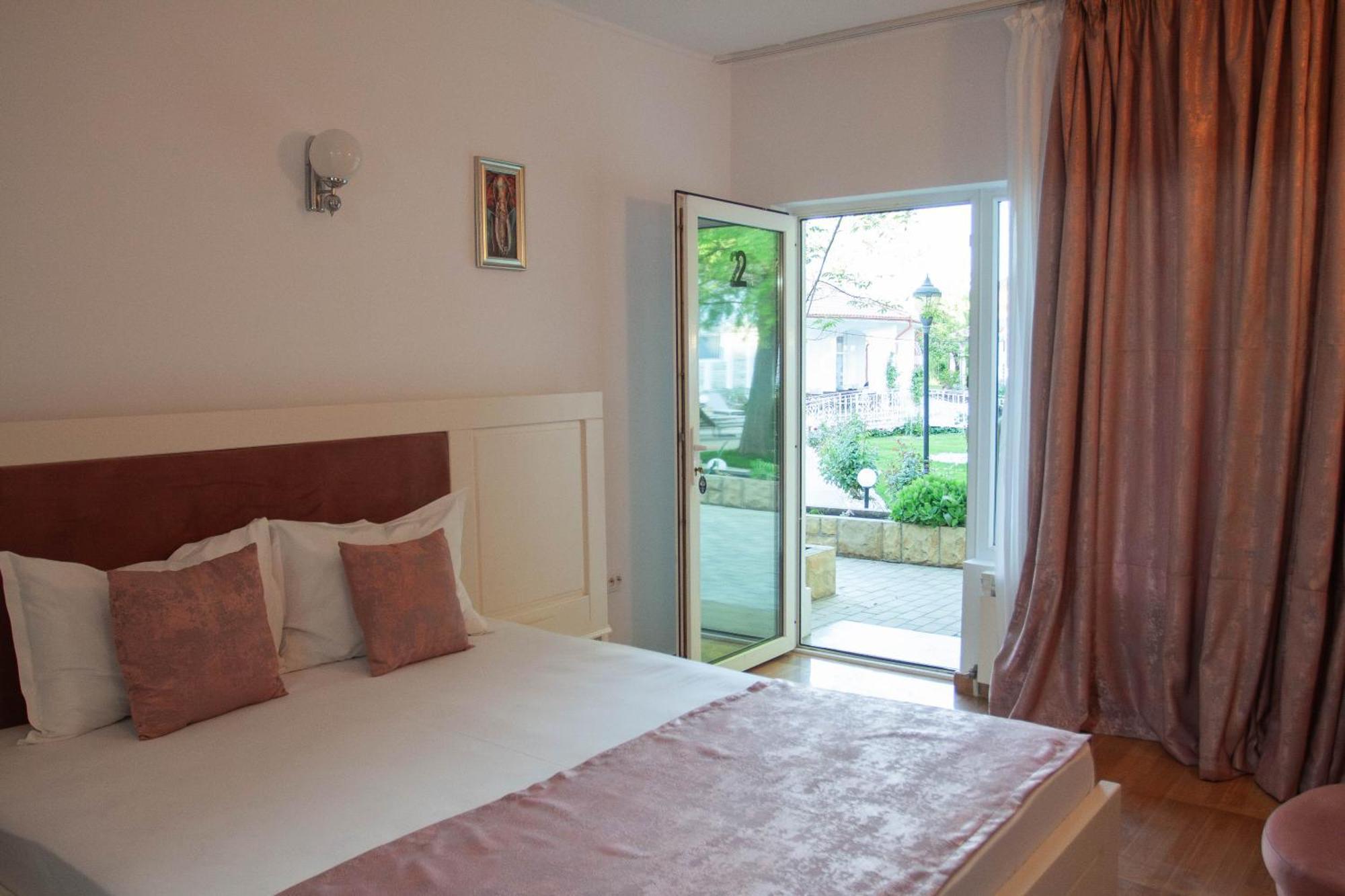 Guest house Steaua Apelor Family 4*
