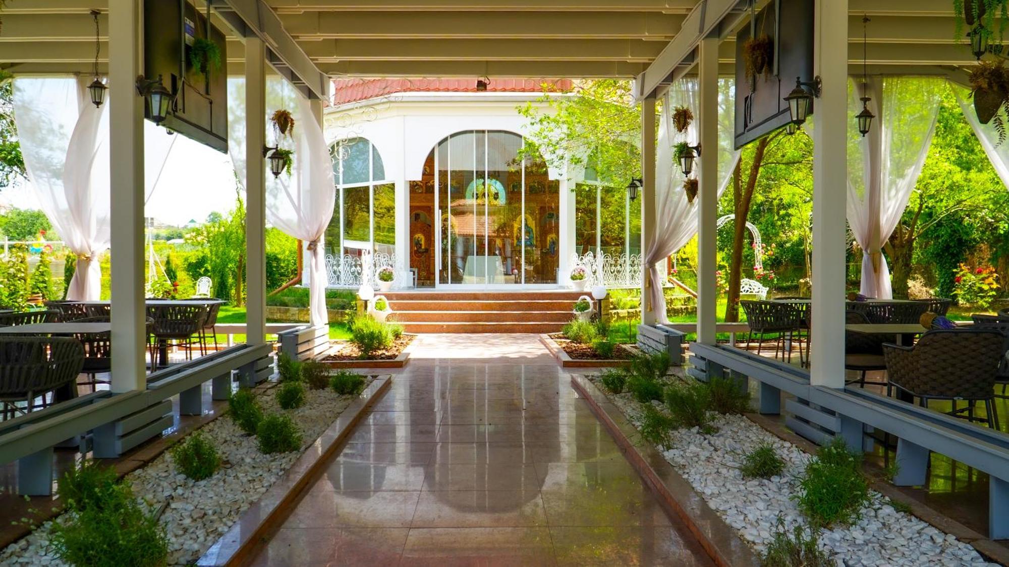 Guest house Steaua Apelor Family