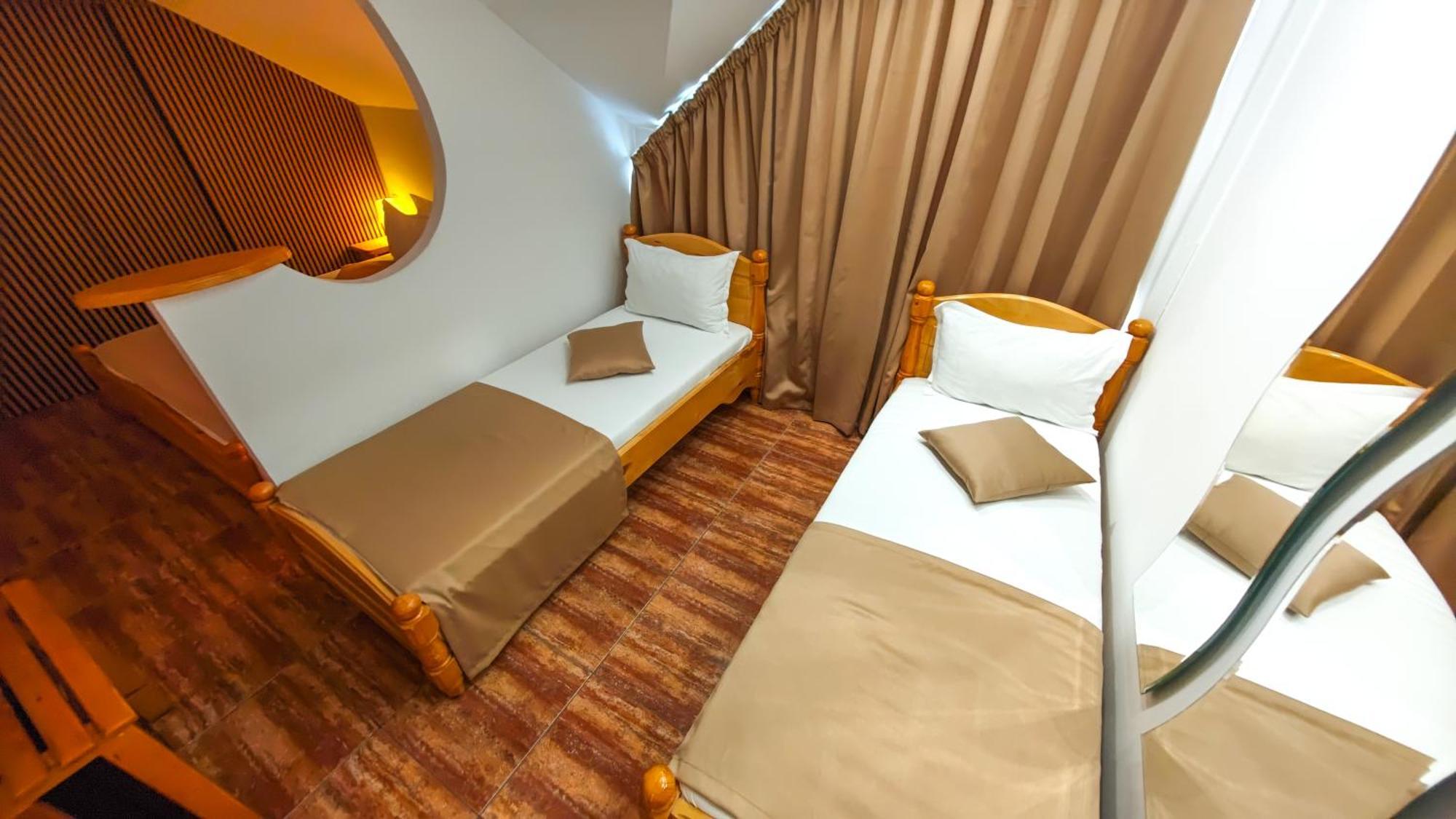 Guest house Steaua Apelor Family 4*