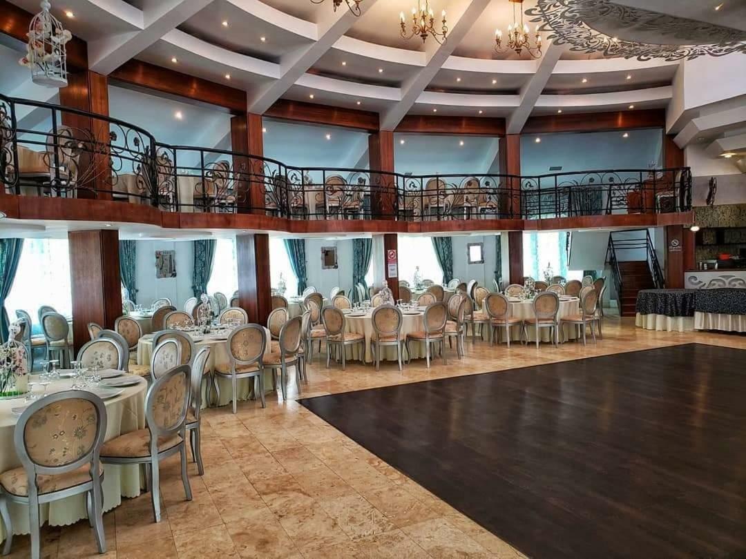 Guest house Steaua Apelor Family